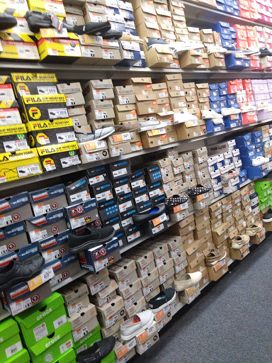 Shoe Store «Rack Room Shoes», reviews and photos, 3017 Market Center Drive, Morrisville, NC 27560, USA