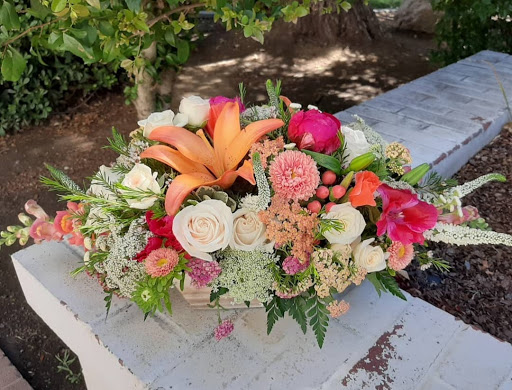 Florist «K & M Floral & Interior Plant Designs», reviews and photos, 537 Main St, Woodland, CA 95695, USA