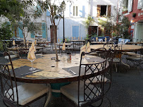 Atmosphère du Restaurant La Terrasse Provençale à Collobrières - n°3