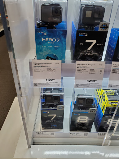 Electronics Store «Best Buy», reviews and photos, 12765 Harper Village Dr #160, Battle Creek, MI 49014, USA