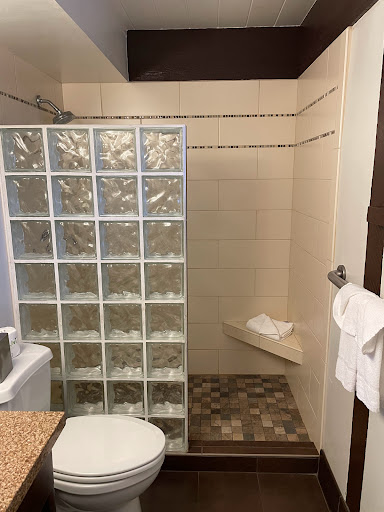 El Pueblo Inn image