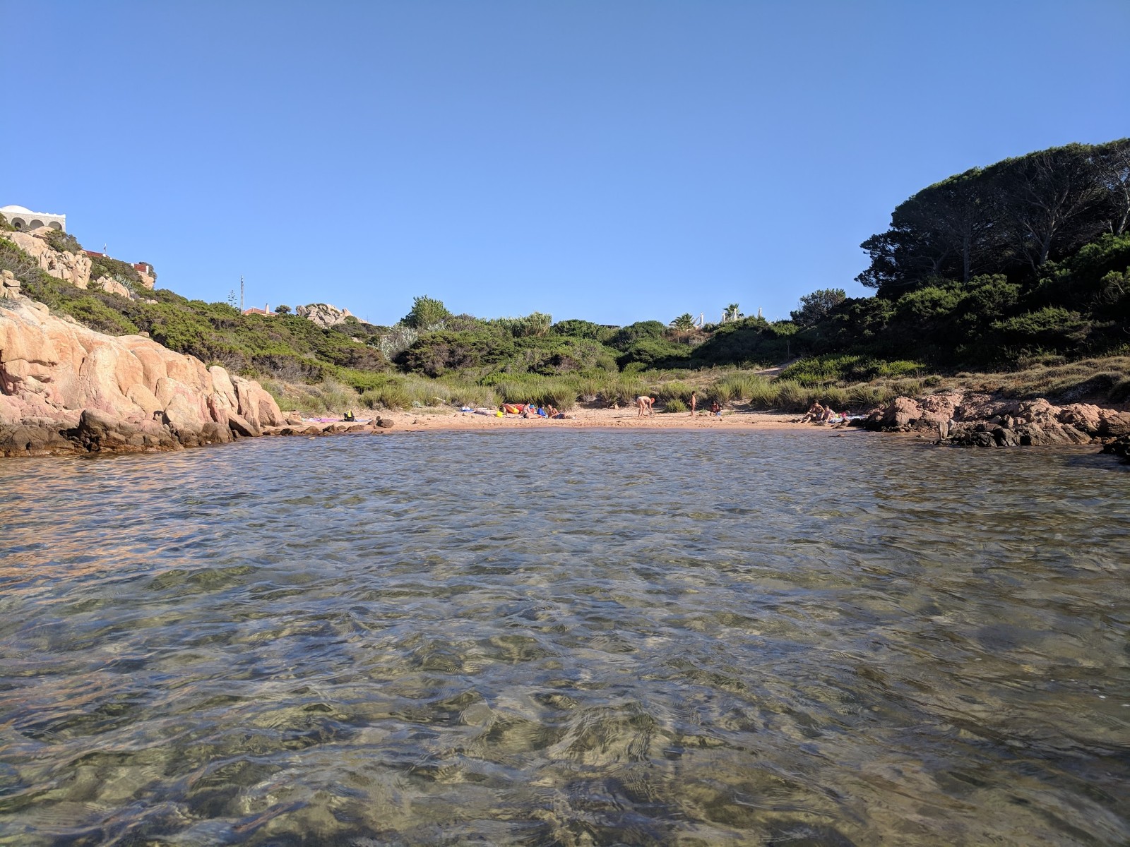 Photo de Punta Marginetto avec l'eau cristalline de surface