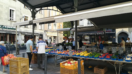 Marché Place Aux Herbes