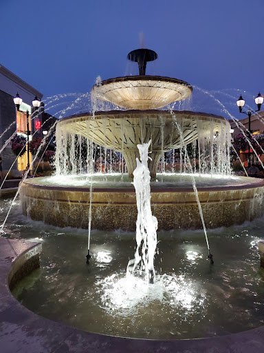 Shopping Mall «The Streets at SouthGlenn», reviews and photos, 6991 S Vine St, Centennial, CO 80122, USA