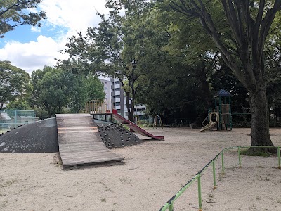石の山（西大須公園）