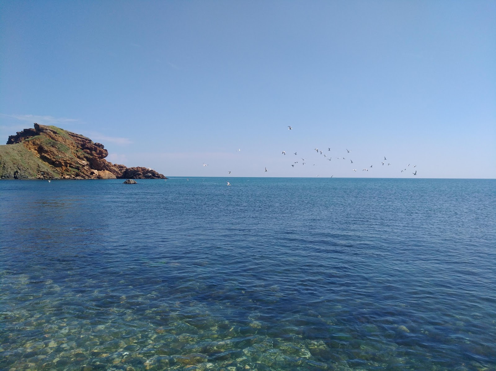 Foto de Kalamaki beach com pequena baía