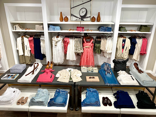 Clothing Store «Banana Republic», reviews and photos, 454 Evergreen Ct, Central Valley, NY 10917, USA