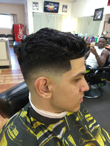 Barber Shop «Fine Line Barber shop», reviews and photos, 2408 Avenue G NW, Winter Haven, FL 33880, USA