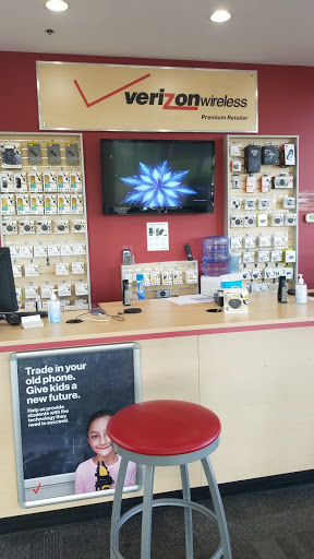 Cell Phone Store «Verizon Authorized Retailer - Wireless Zone», reviews and photos, 740 Main St #102, Mendota Heights, MN 55118, USA