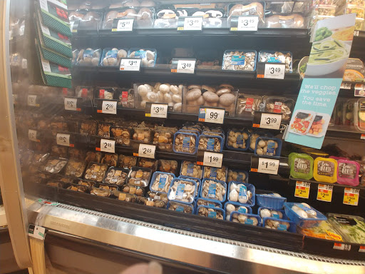 Grocery Store «Giant», reviews and photos, 61 Catoctin Cir NE, Leesburg, VA 20176, USA