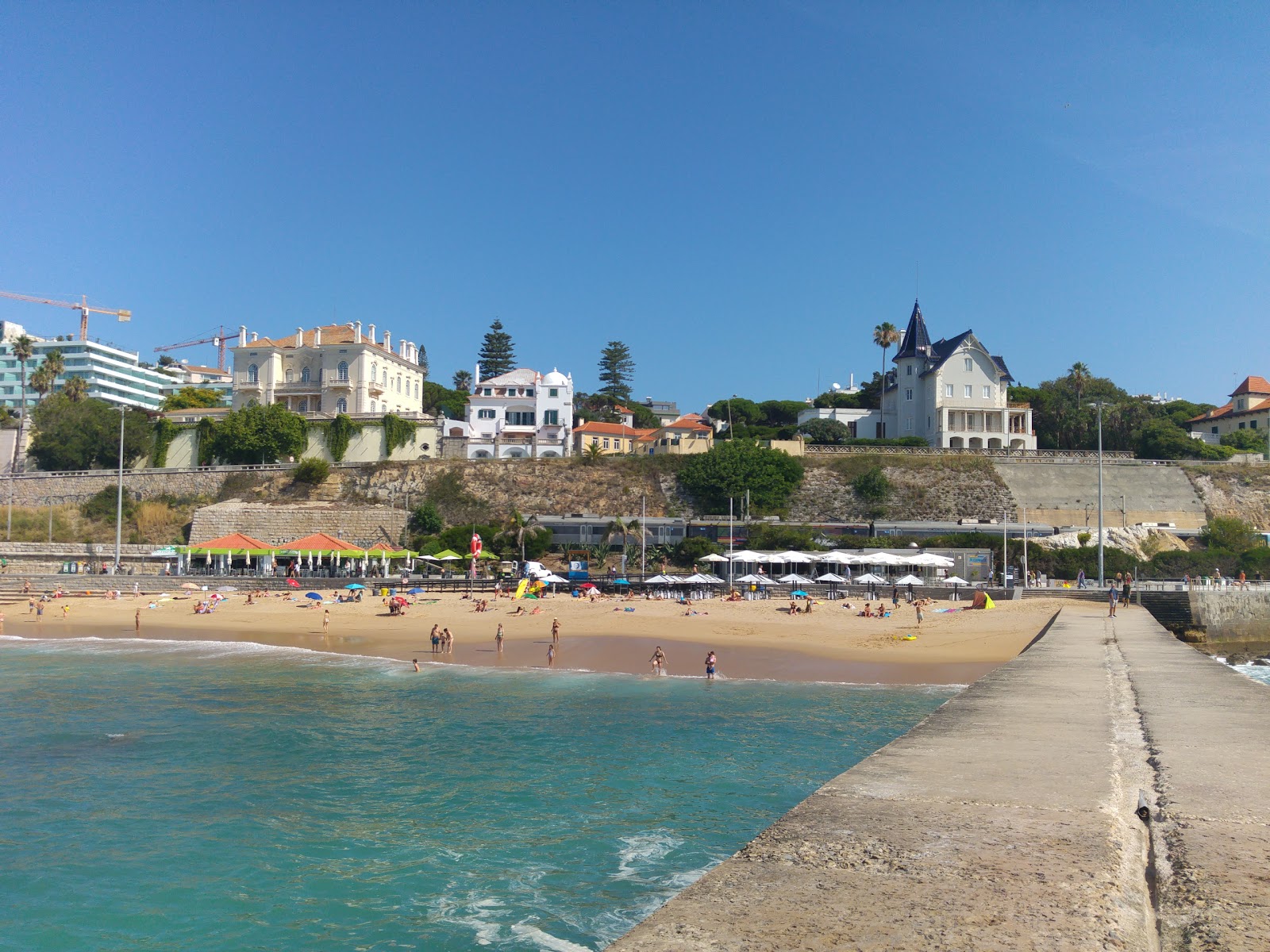 Fotografie cu Praia das Moitas cu nivelul de curățenie înalt