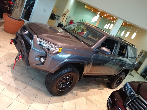 Toyota Dealer «Andy Mohr Toyota», reviews and photos, 8941 E US Hwy 36, Avon, IN 46123, USA