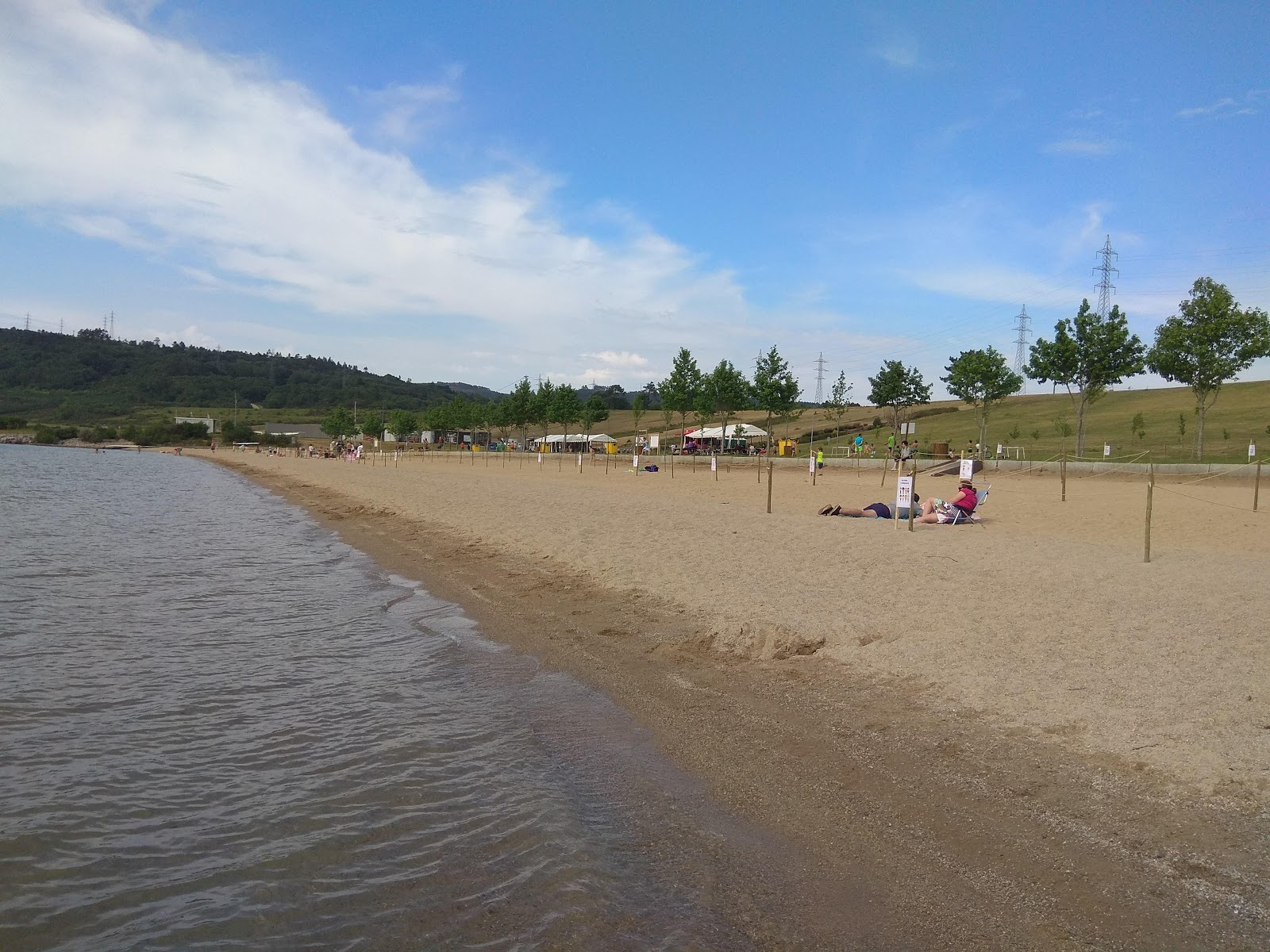 Fotografie cu Playa Del Lago De As Pontes cu nivelul de curățenie înalt