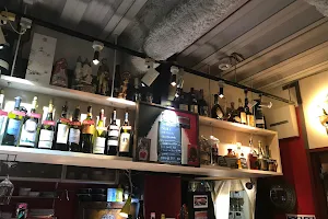 Wine酒場 猫 image