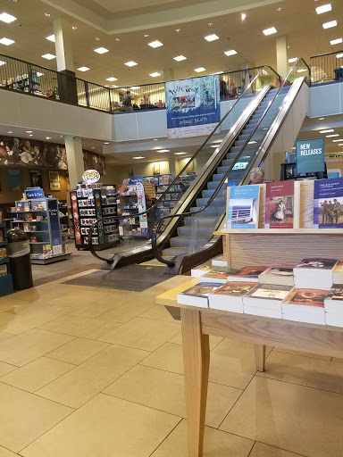Book Store «Barnes & Noble», reviews and photos, 3 S Tunnel Rd, Asheville, NC 28805, USA