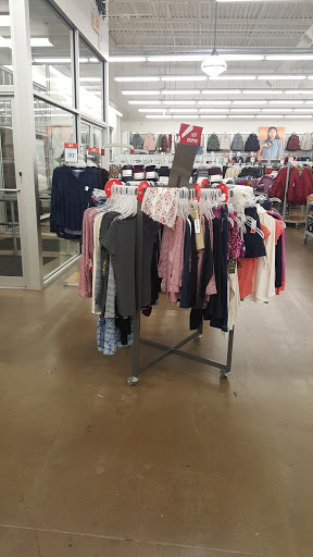 Clothing Store «Old Navy», reviews and photos, 6711 Frontier Dr, Springfield, VA 22150, USA