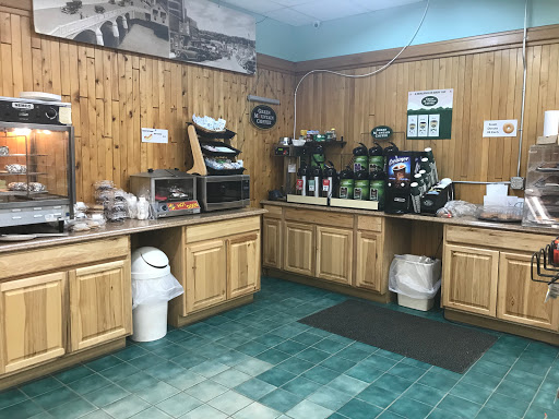 Convenience Store «Friends & Family Market», reviews and photos, 390 State St, Ellsworth, ME 04605, USA