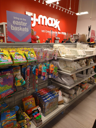 Department Store «T.J. Maxx», reviews and photos, 330 Howe Ave, Cuyahoga Falls, OH 44221, USA