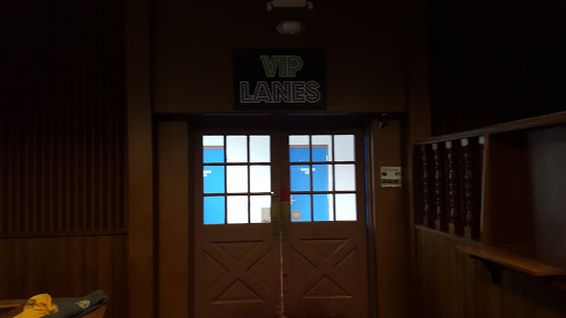 Bowling Alley «Executive Strike & Spare Family Fun Center», reviews and photos, 911 Phillips Ln, Louisville, KY 40209, USA