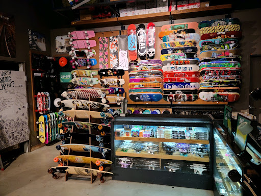 Clothing Store «Zumiez», reviews and photos, 2655 Richmond Ave #2320, Staten Island, NY 10314, USA