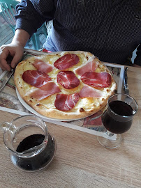 Plats et boissons du Restaurant italien L'Atelier à Pizza à Le Lardin-Saint-Lazare - n°11