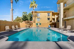 La Quinta Inn by Wyndham Phoenix Sky Harbor Airport image