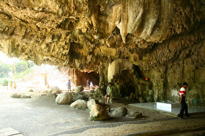 ถ้ำพุงช้าง Phung Chang Cave