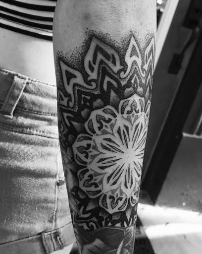 Explore yin yang couple tattoo ideas, creative tattoo ideas in Saint Petersburg, available at Buku Tattoo Studio