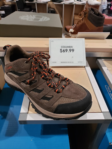 Shoe Store «DSW Designer Shoe Warehouse», reviews and photos, 3638 Welsh Rd, Willow Grove, PA 19090, USA