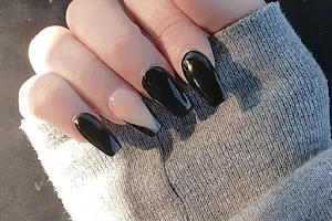 Tommy Nails image