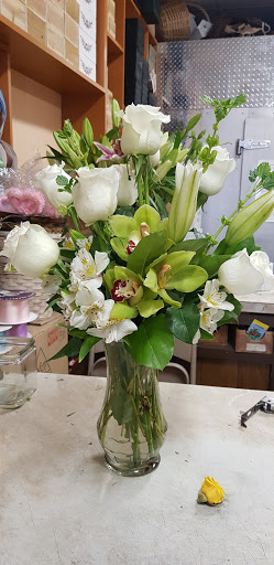 Florist «Canoga Park Florist», reviews and photos, 7144 Owensmouth Ave, Canoga Park, CA 91303, USA
