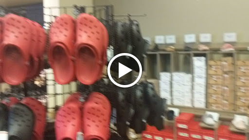 Shoe Store «DSW Designer Shoe Warehouse», reviews and photos, 100 W Higgins Rd, South Barrington, IL 60010, USA