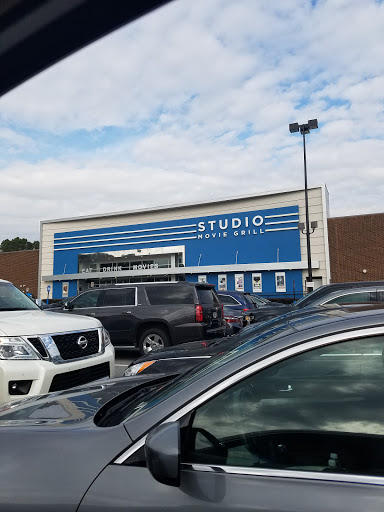 Movie Theater «Studio Movie Grill», reviews and photos, 2880 Holcomb Bridge Rd, Alpharetta, GA 30022, USA