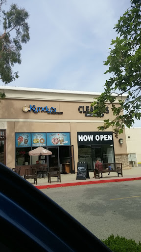 Shopping Mall «Shops At Dos Lagos», reviews and photos, 2780 Cabot Dr #140, Corona, CA 92883, USA