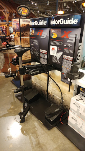 Sporting Goods Store «Bass Pro Shops», reviews and photos, 6112 W Grand Ave, Gurnee, IL 60031, USA
