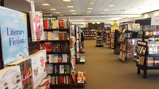 Book Store «Barnes & Noble», reviews and photos, 4940 Monroe St, Toledo, OH 43623, USA