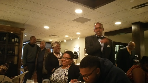 Shopping Mall «La Place Shopping Center», reviews and photos, 2101 Richmond Rd, Beachwood, OH 44122, USA