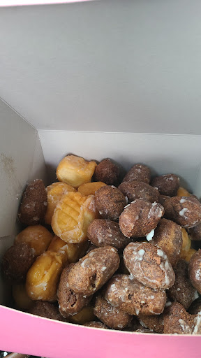 Coffee Shop «Daynight Donuts», reviews and photos, 2234 Fairgrounds Rd NE, Salem, OR 97301, USA