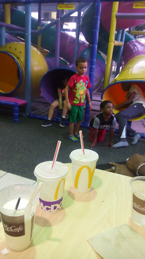 Shopping Mall «Woodforest Shopping Center», reviews and photos, 443 Uvalde Rd, Houston, TX 77015, USA