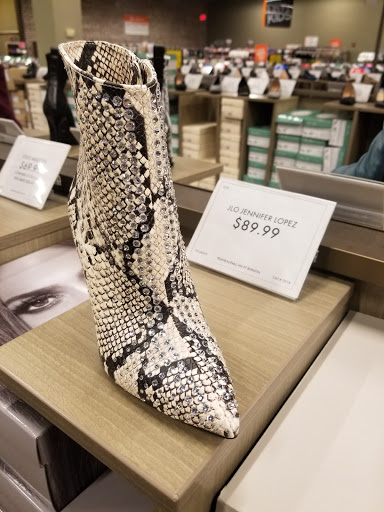 Shopping Mall «The Shops at Valley Square», reviews and photos, 1501 N Main St #200, Warrington, PA 18976, USA