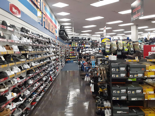 Sporting Goods Store «Big 5 Sporting Goods - Olympia», reviews and photos, 909 Cooper Point Rd SW, Olympia, WA 98502, USA