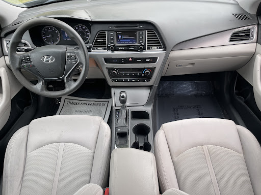 Used Car Dealer «Luxury Cars Xchange», reviews and photos, 15523 Weber Rd #103, Lockport, IL 60441, USA