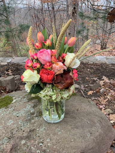 Florist «Event Connoisseur Flowers & Gifts», reviews and photos, 39 New London Turnpike #116, Glastonbury, CT 06033, USA