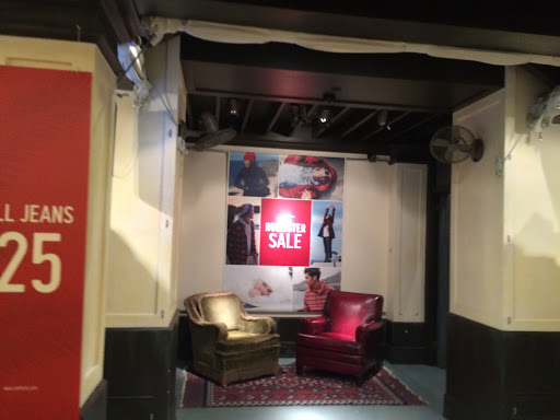 Clothing Store «Hollister Co.», reviews and photos, 2201 Lloyd Center, Portland, OR 97232, USA