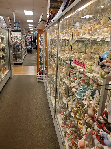 Gift Shop «Shady Maple Gift Shop», reviews and photos, 129 Toddy Dr, East Earl, PA 17519, USA