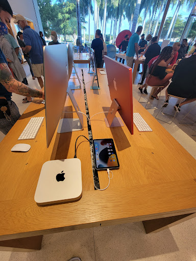 Computer Store «Apple Waterside Shops», reviews and photos, 5555 Tamiami Trail N, Naples, FL 34108, USA