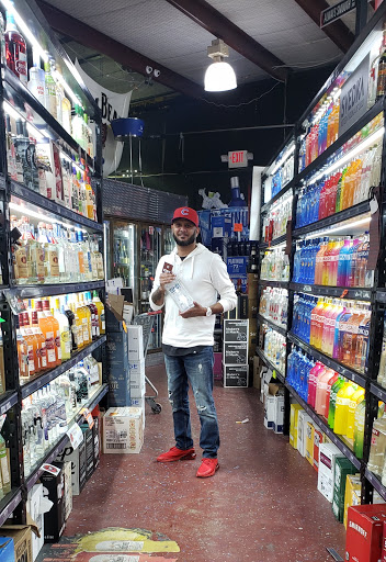 Liquor Store «River Cut Rate Liquor», reviews and photos, 327 Cadiz St, Dallas, TX 75207, USA