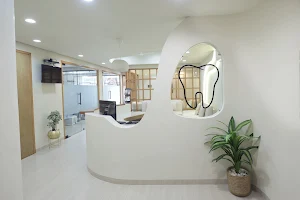 Thousand Smiles Care Dental Clinic- Dr Shashank Patel, Dr Anita Patel | Best Dental clinic | Braces | Dental Implant image