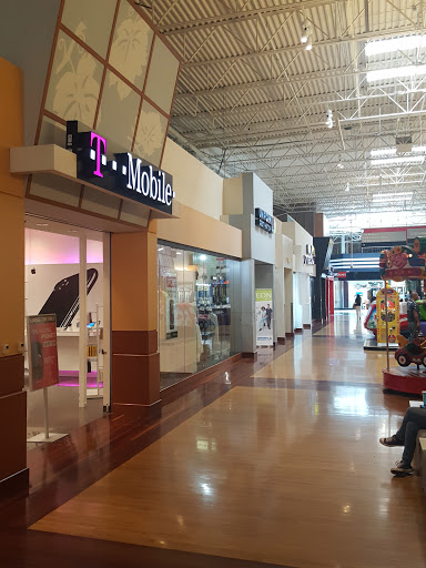 Cell Phone Store «T-Mobile», reviews and photos, 3000 Grapevine Mills Pkwy #105, Grapevine, TX • 76051-2011, USA