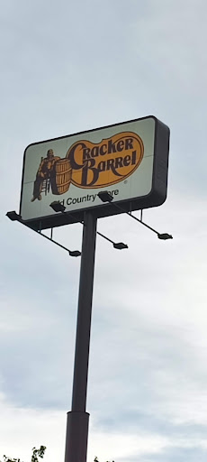 American Restaurant «Cracker Barrel Old Country Store», reviews and photos, 103 Paradise St, Manchester, TN 37355, USA